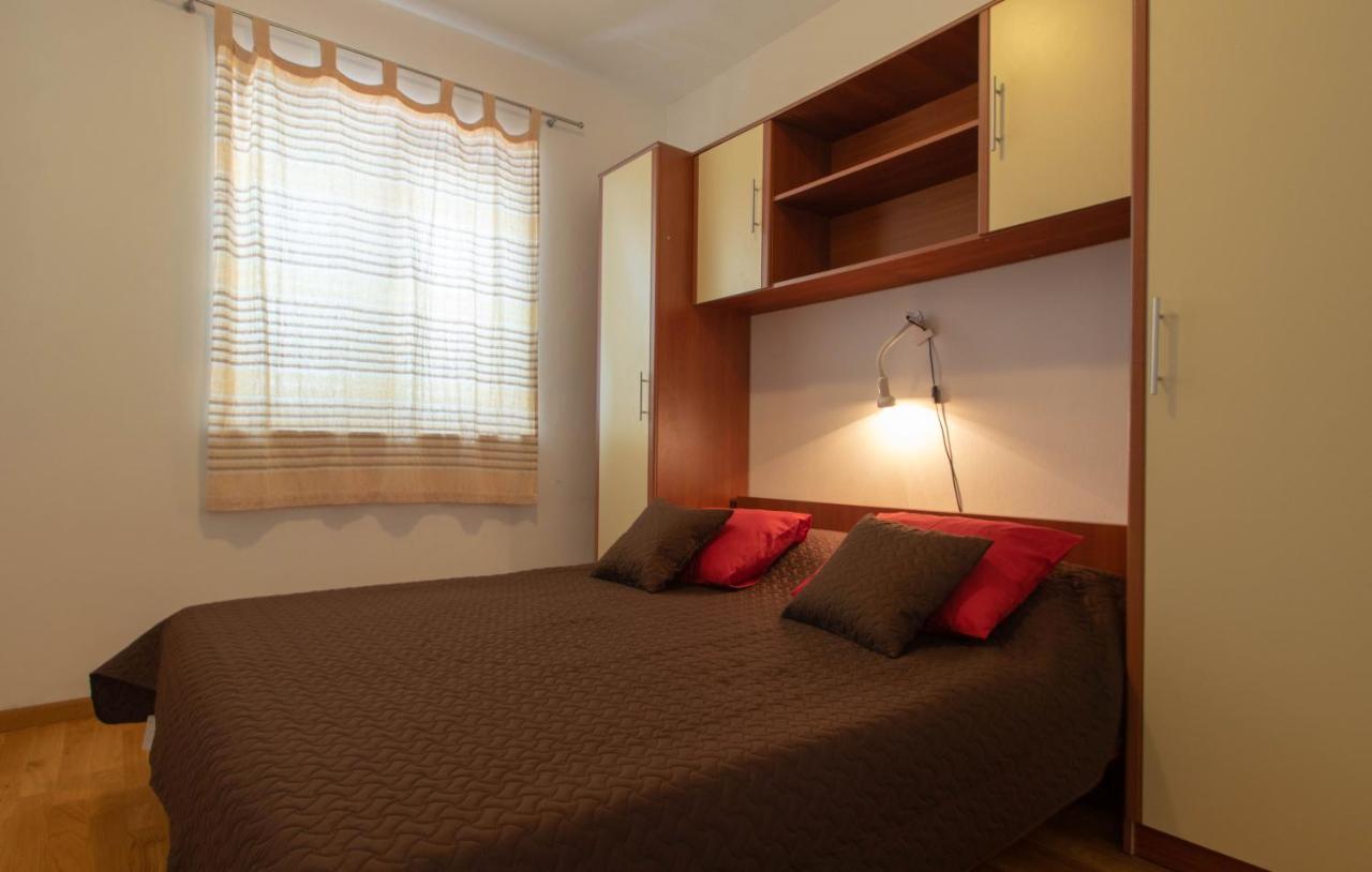 Apartments Valeria Zrnovo Exterior foto